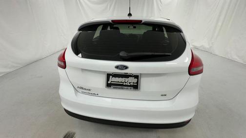 Oxford White 2018 Ford Focus SE