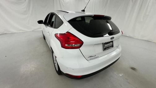 Oxford White 2018 Ford Focus SE