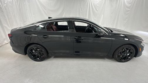 Aurora Black Pearl 2026 Kia K5 GT-Line