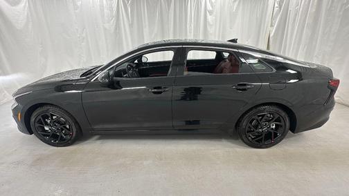 Aurora Black Pearl 2026 Kia K5 GT-Line