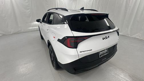 Glacial White Pearl 2026 Kia Sportage X-Line
