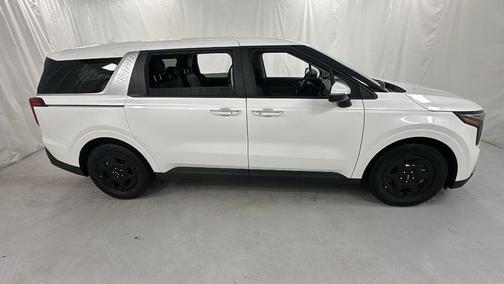 Snow White Pearl 2026 Kia Carnival LXS
