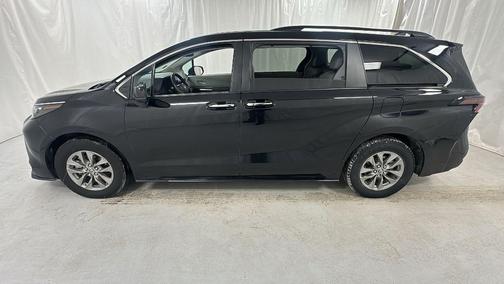 2024 Toyota Sienna XLE