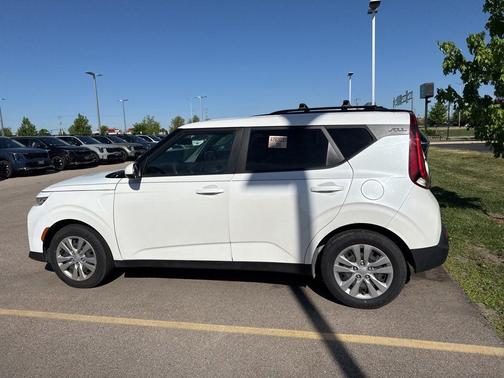 Snow White Pearl 2021 Kia Soul LX