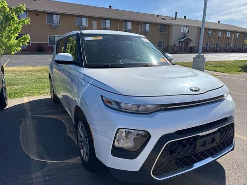 Snow White Pearl 2021 Kia Soul LX