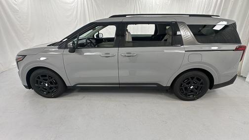 Ceramic Silver 2026 Kia Carnival SX Prestige