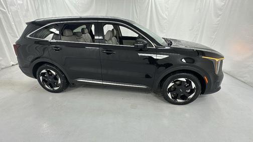 Aurora Black Pearl 2026 Kia Sorento Hybrid EX