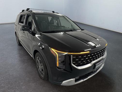 Aurora Black Pearl 2026 Kia Carnival Hybrid SX