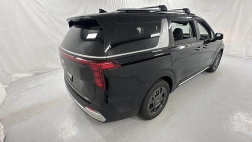 Aurora Black Pearl 2026 Kia Carnival Hybrid SX