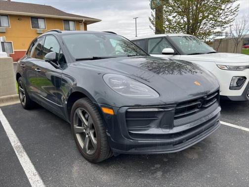 2022 Porsche Macan Base