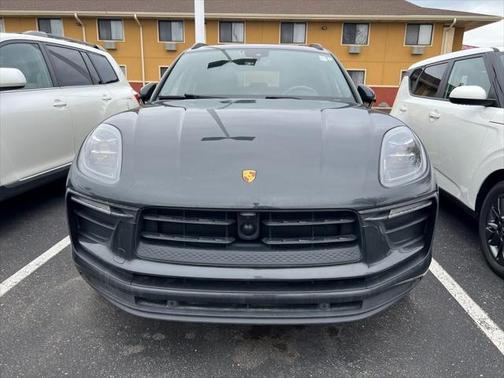 2022 Porsche Macan Base