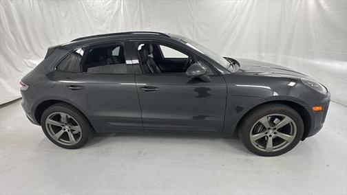 2022 Porsche Macan Base