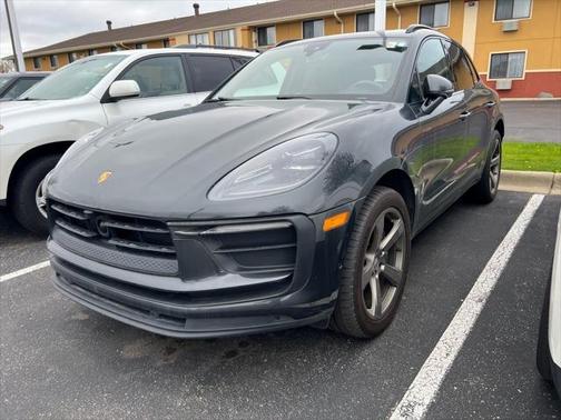 2022 Porsche Macan Base
