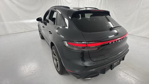 2022 Porsche Macan Base