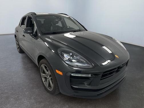 2022 Porsche Macan Base