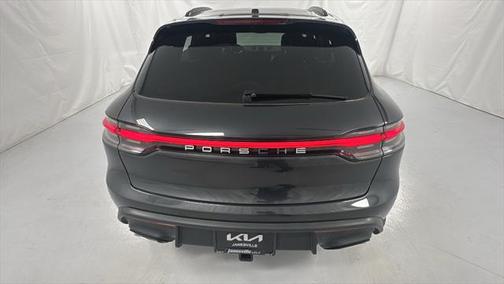 2022 Porsche Macan Base