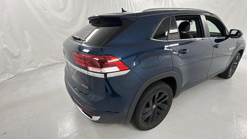 2022 Volkswagen Atlas Cross Sport 2.0T SE w/Technology 4MOTION