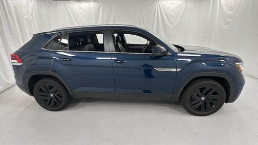 2022 Volkswagen Atlas Cross Sport 2.0T SE w/Technology 4MOTION