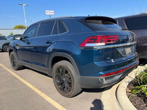 2022 Volkswagen Atlas Cross Sport 2.0T SE w/Technology 4MOTION