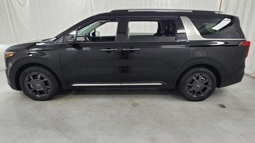 Aurora Black Pearl 2027 Kia Carnival Hybrid SX