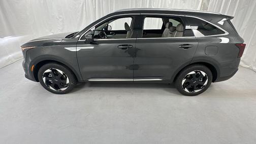 Interstellar Gray 2026 Kia Sorento Hybrid EX