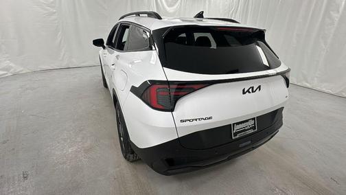 Glacial White Pearl 2026 Kia Sportage X-Line