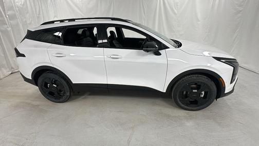 Glacial White Pearl 2026 Kia Sportage X-Line