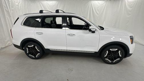 Glacial White Pearl 2025 Kia Telluride S