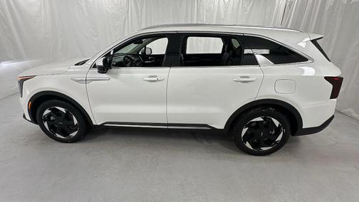 Snow White Pearl 2026 Kia Sorento Hybrid EX