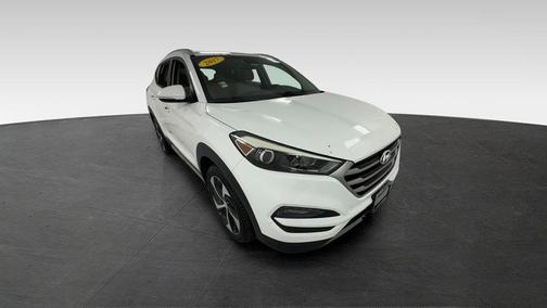 Dazzling White 2017 Hyundai TUCSON Sport