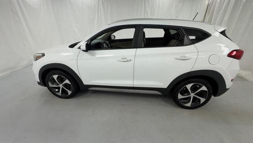 Dazzling White 2017 Hyundai TUCSON Sport