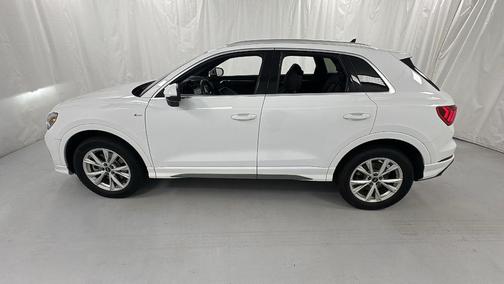 2024 Audi Q3 Premium 45 TFSI S line quattro Tiptronic