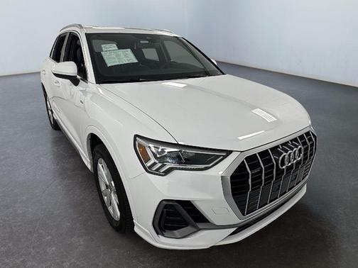 2024 Audi Q3 Premium 45 TFSI S line quattro Tiptronic