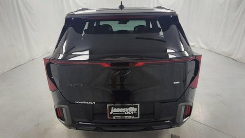 Aurora Black Pearl 2027 Kia Seltos X-Line S