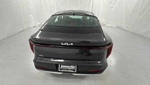 2025 Kia K4 LX