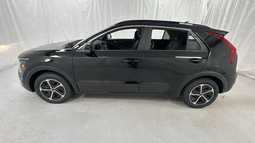 Aurora Black Pearl 2026 Kia Niro LX