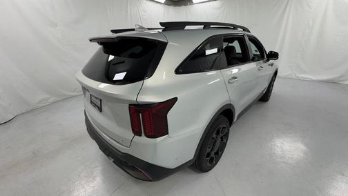 Ivory Silver 2026 Kia Sorento SX
