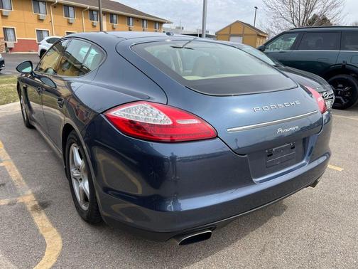 2011 Porsche Panamera 4