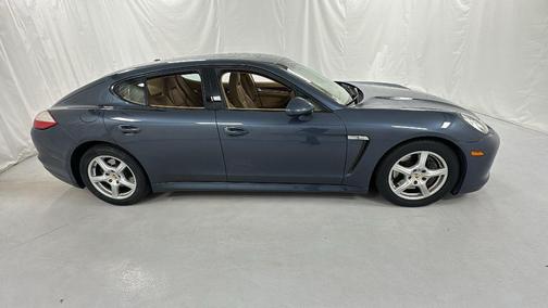 Yachting Blue Metallic 2011 Porsche Panamera 4