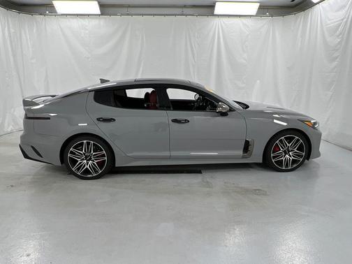 2022 Kia Stinger GT1