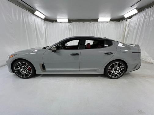 2022 Kia Stinger GT1