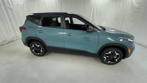 Pluton Blue/Black Roof 2026 Kia Seltos S