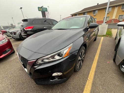 2020 Nissan Altima 2.5 SV