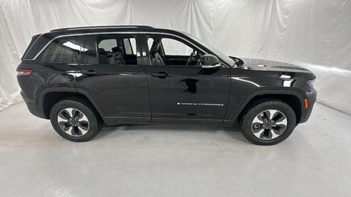 2022 Jeep Grand Cherokee 4xe Base