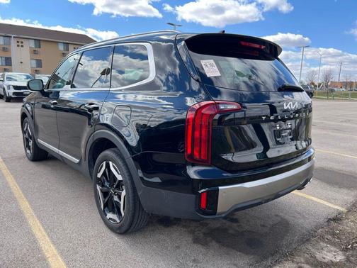 Ebony Black 2025 Kia Telluride S