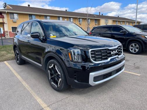 Ebony Black 2025 Kia Telluride S