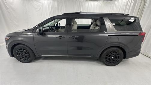 2025 Kia Carnival SX