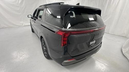 2025 Kia Carnival SX