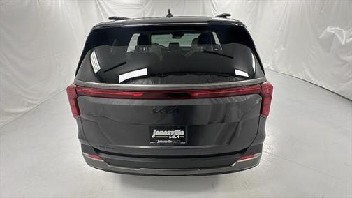 2025 Kia Carnival SX