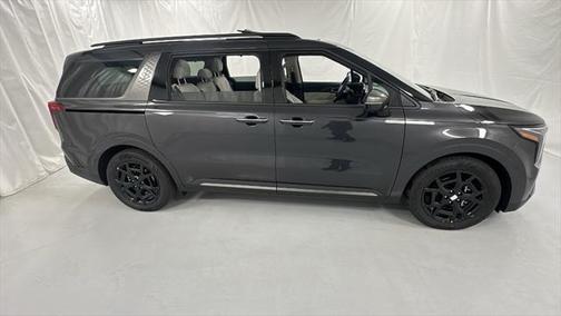 2025 Kia Carnival SX